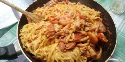 Risotto col pesce Piatto nella versione con tagliolini